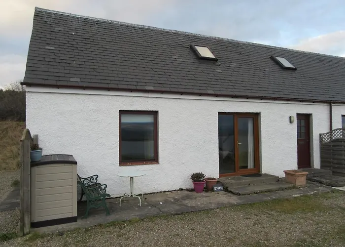 Osprey, Longhouse Cottages